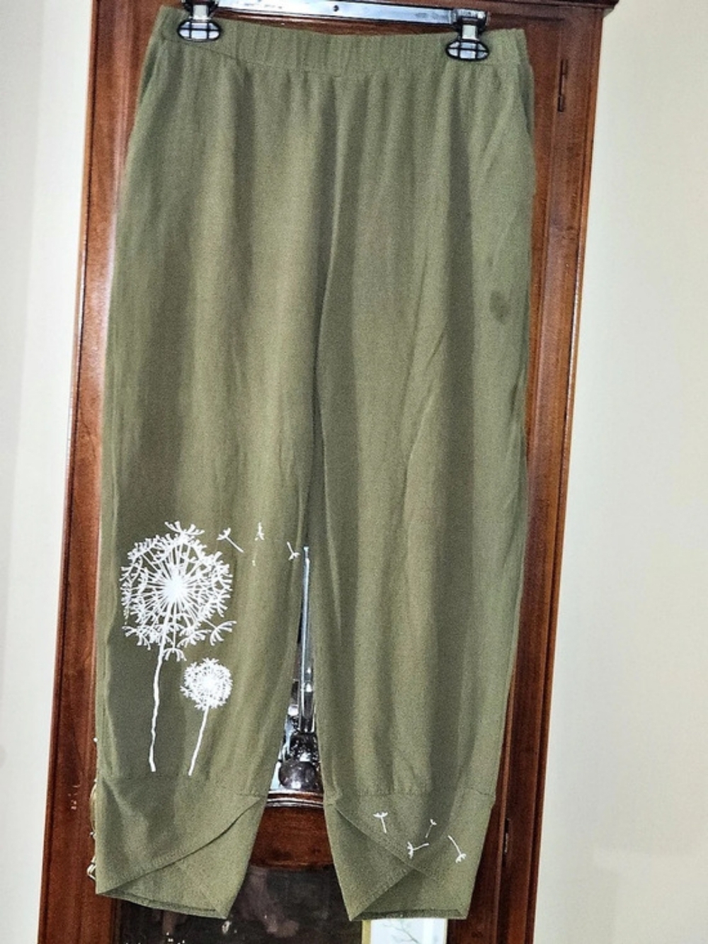 Embroidered Wide Leg Pants in Green